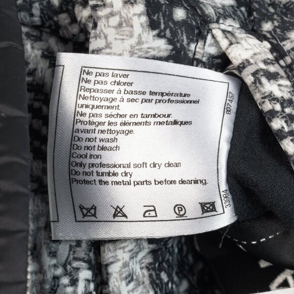 Chanel Reversible Grey Tweed-Printed & Black Nylon Jacket - Picture 16 of 16